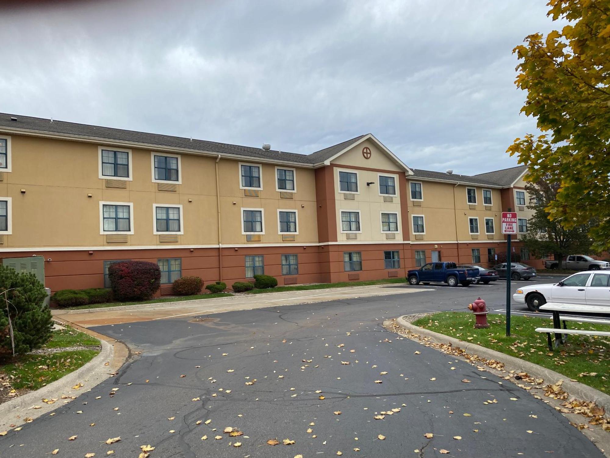 Suburban Studios Auburn Hills - Detroit Екстериор снимка