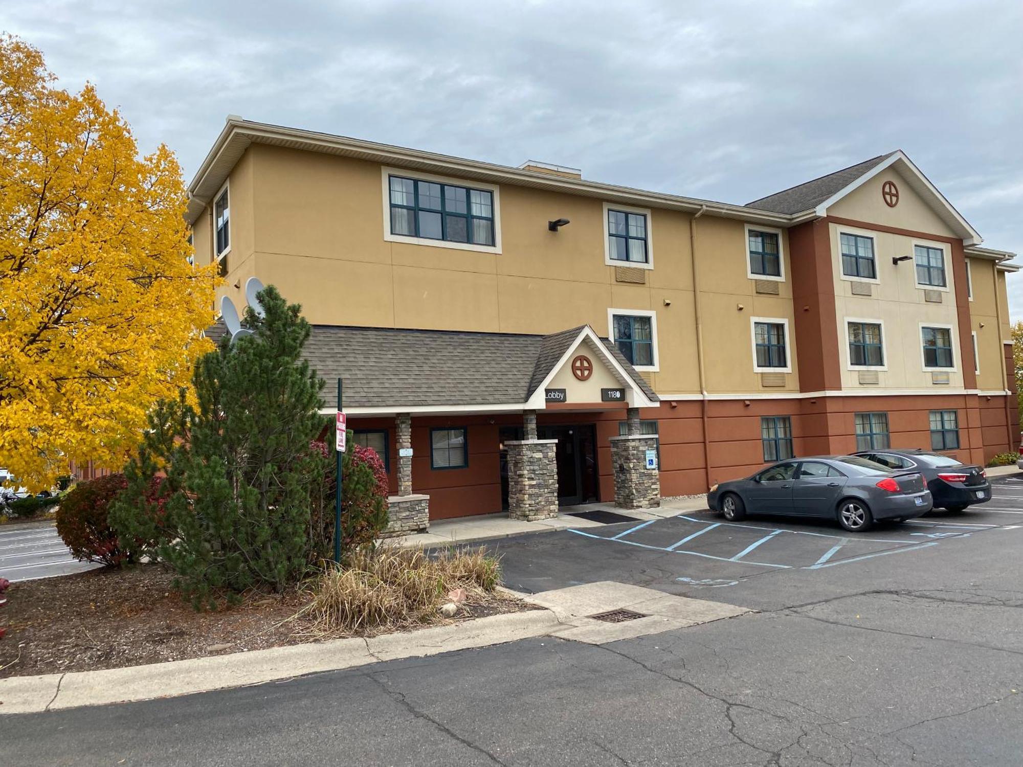 Suburban Studios Auburn Hills - Detroit Екстериор снимка