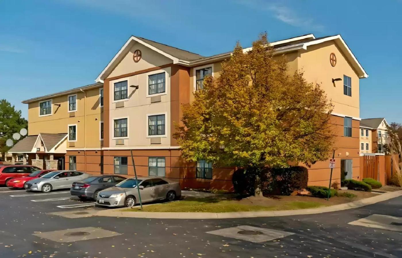 Suburban Studios Auburn Hills - Detroit Екстериор снимка