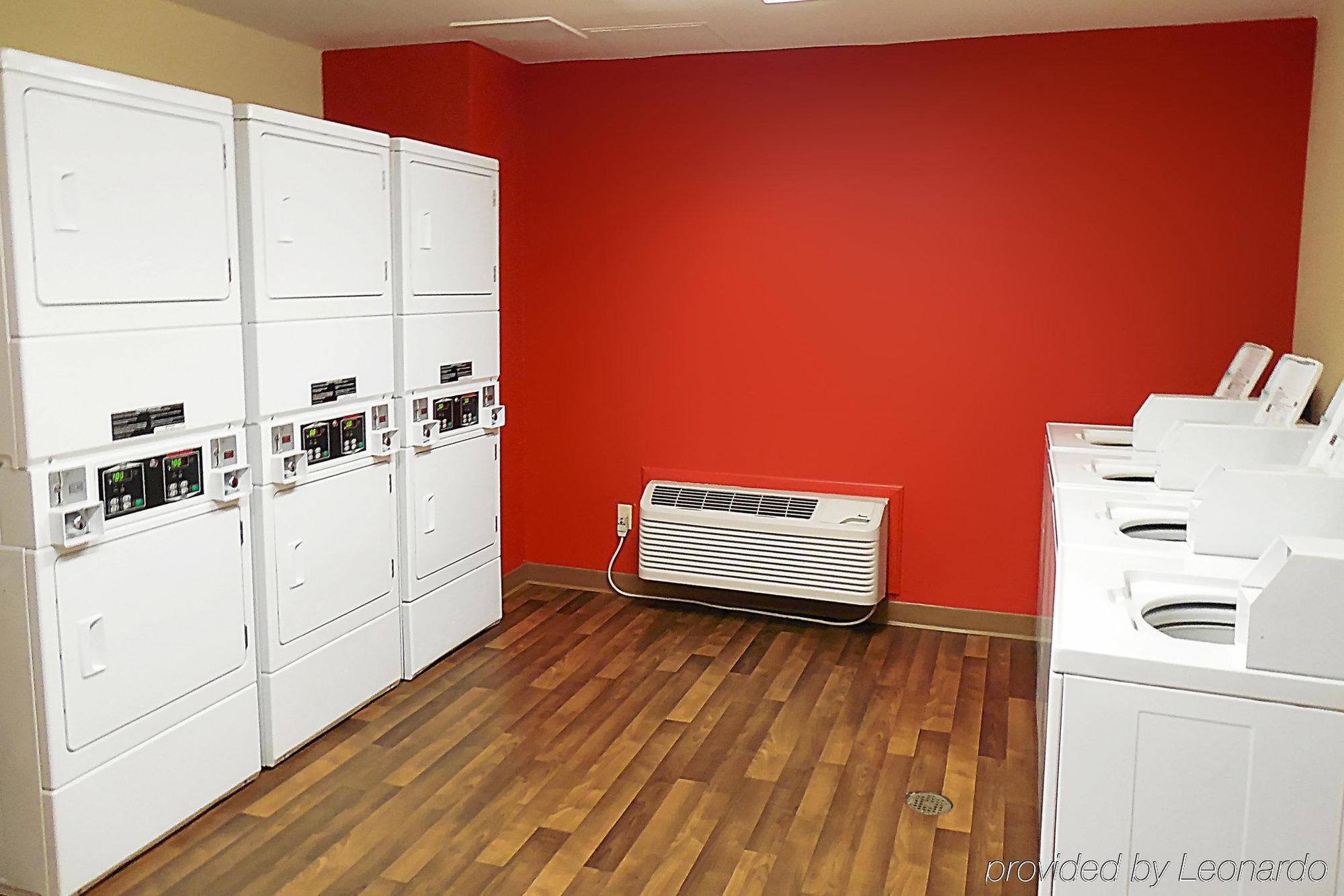 Suburban Studios Auburn Hills - Detroit Екстериор снимка