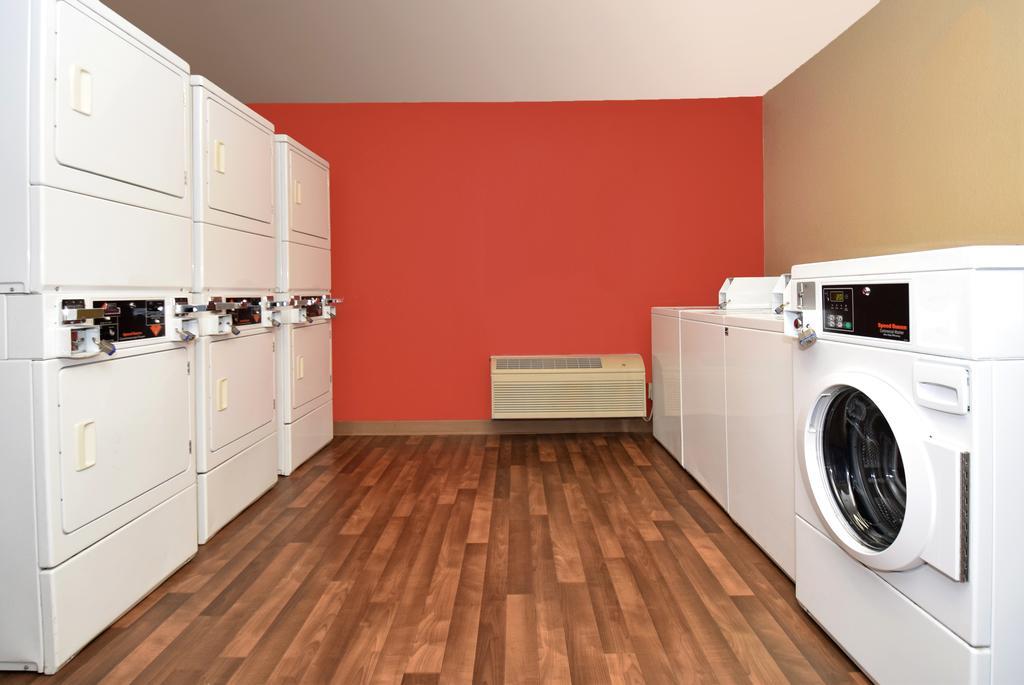 Suburban Studios Auburn Hills - Detroit Екстериор снимка